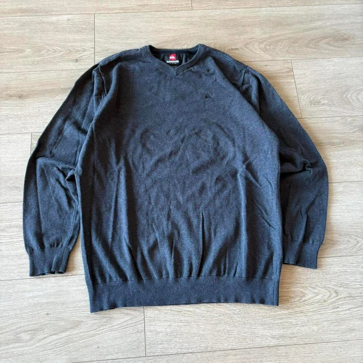 Vintage 90s y2k style modern quiksilver sportswear, view 2