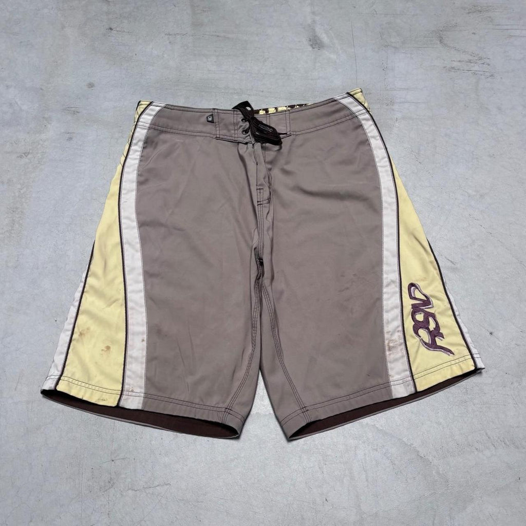 Quiksilver Y2K 2000s redsand surf board shorts, super cool