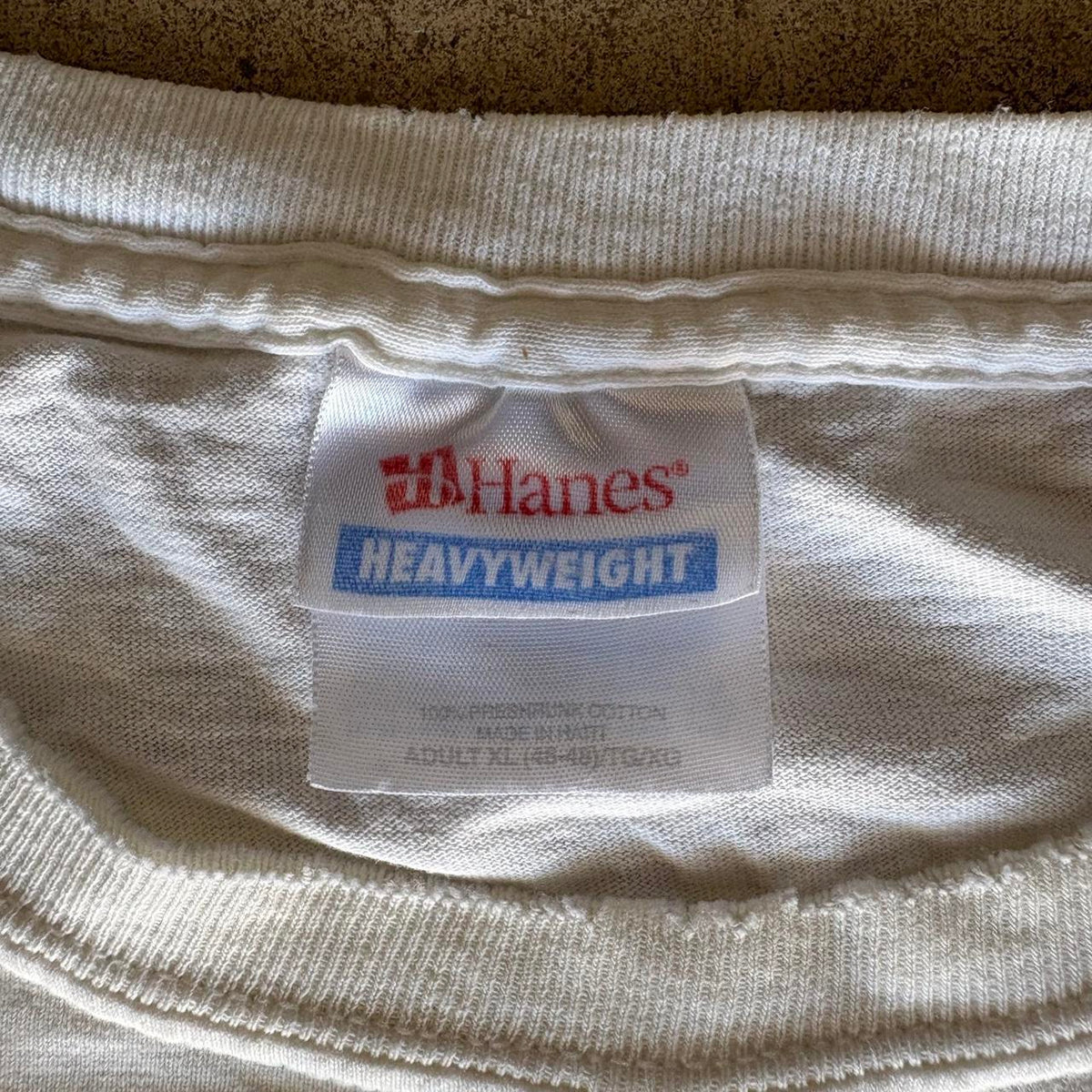 Hanes 90s surfing graphic tee size XL, view 3