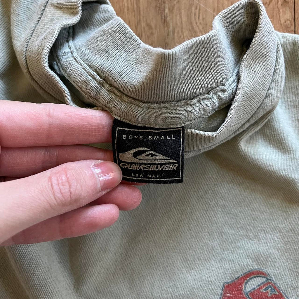 Vintage 90s quiksilver surfwear boxy t-shirt, view 3