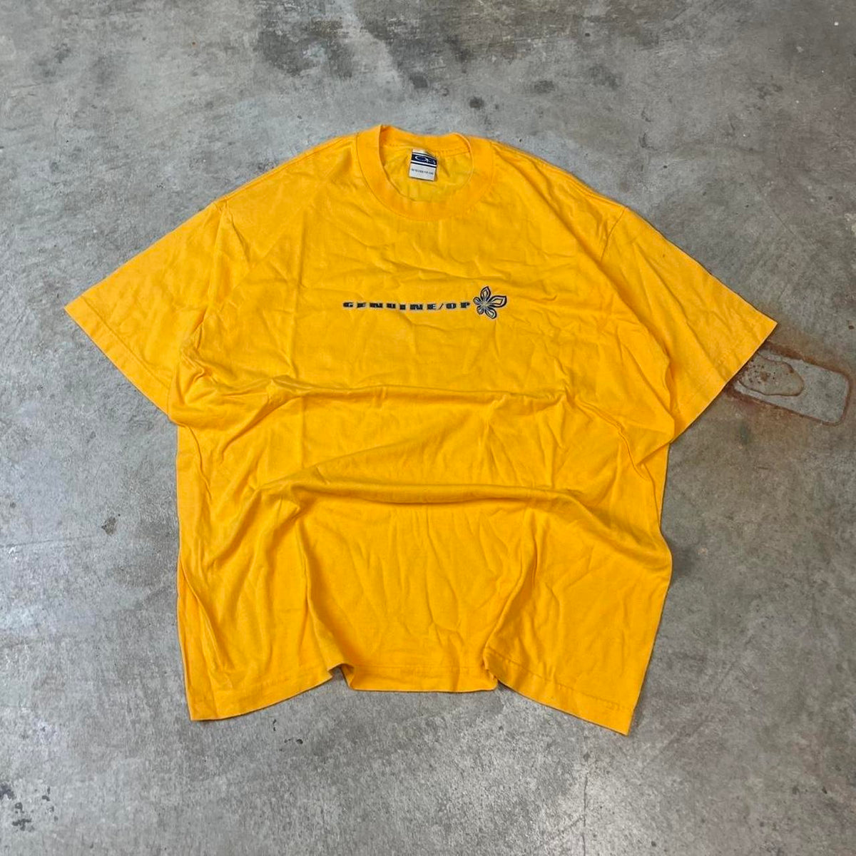Vintage ocean pacific Y2K graphic tee with